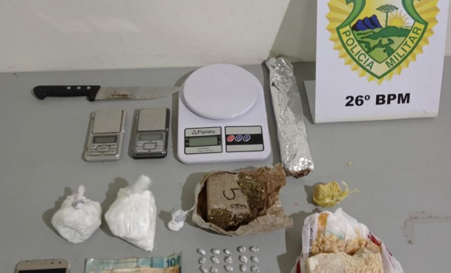 Em ações separadas, PM encaminha três pessoas e apreende diversas porções de drogas em Telêmaco Borba (PR)