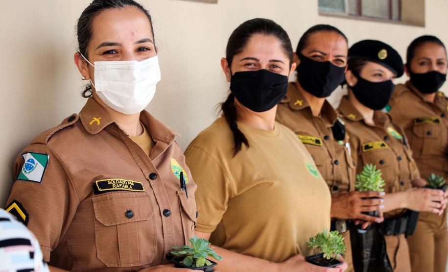 Policiais militares femininas do Quartel do Comando-Geral da PM são homenageadas no Dia Internacional da Mulher