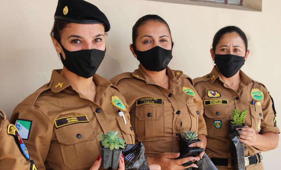 Policiais militares femininas do Quartel do Comando-Geral da PM são homenageadas no Dia Internacional da Mulher
