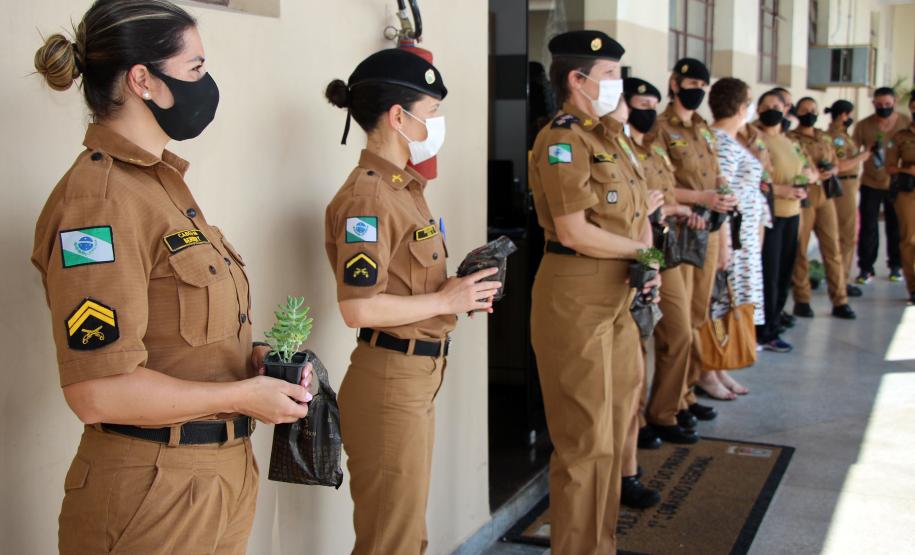 Policiais militares femininas do Quartel do Comando-Geral da PM são homenageadas no Dia Internacional da Mulher