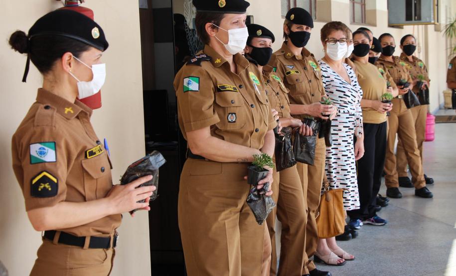 Policiais militares femininas do Quartel do Comando-Geral da PM são homenageadas no Dia Internacional da Mulher
