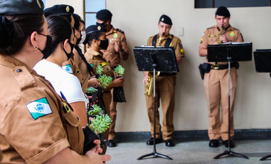 Policiais militares femininas do Quartel do Comando-Geral da PM são homenageadas no Dia Internacional da Mulher