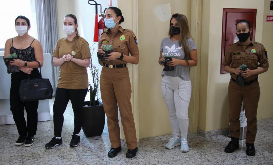 Policiais militares femininas do Quartel do Comando-Geral da PM são homenageadas no Dia Internacional da Mulher