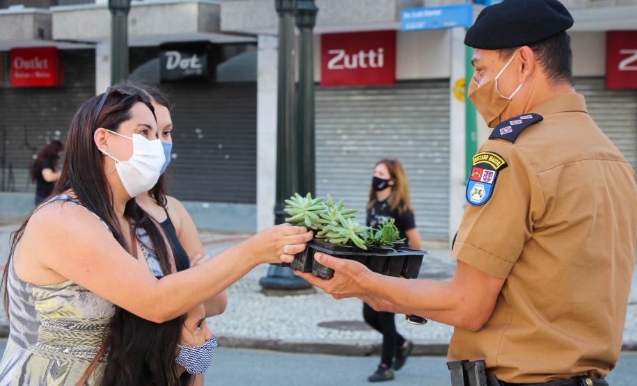 Policiais militares femininas do Quartel do Comando-Geral da PM são homenageadas no Dia Internacional da Mulher