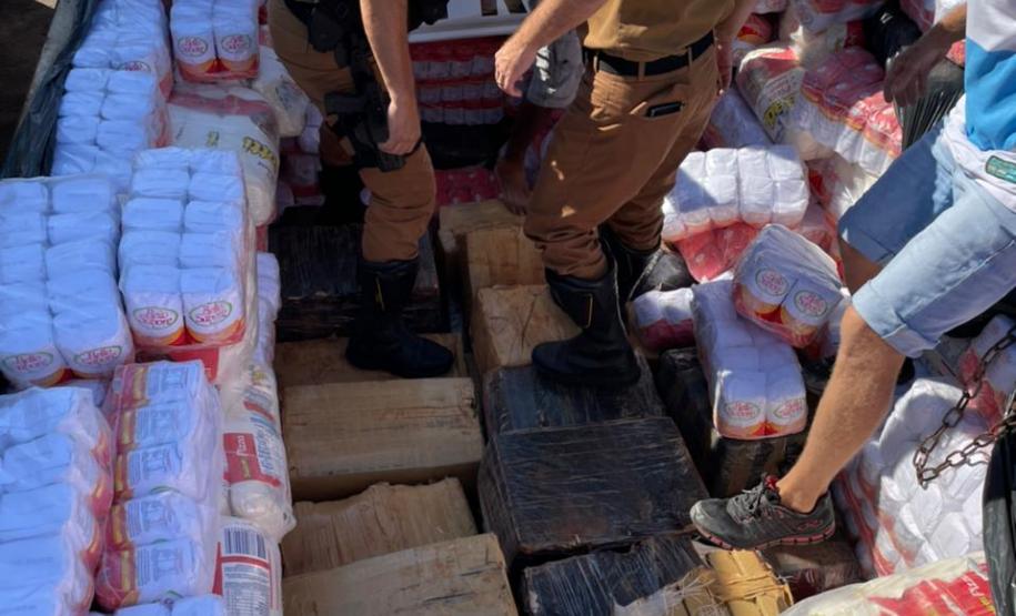 Mais de duas toneladas de maconha são apreendidas pelo BPRv em Cruzeiro do Oeste (PR)