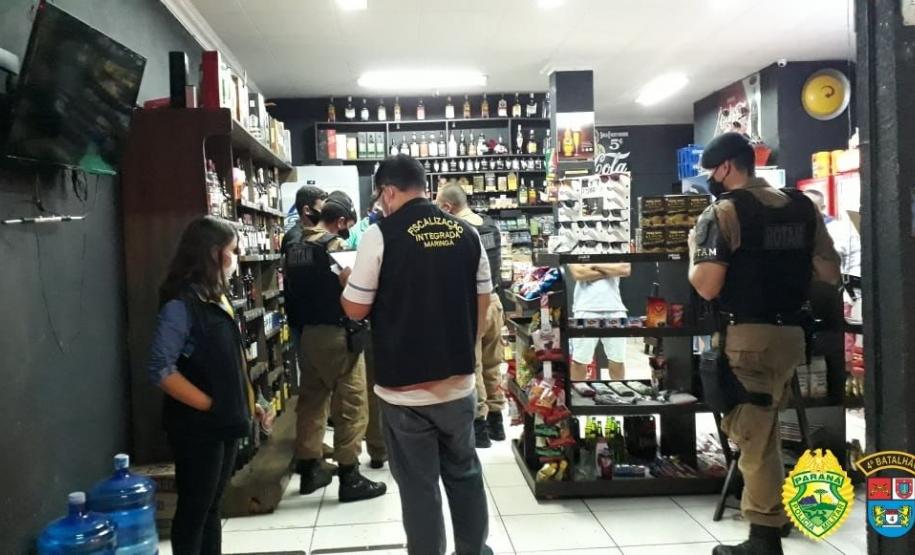 Em dez dias, AIFU autua 20 pessoas, prende outras duas e fecha estabelecimentos comerciais em Maringá
