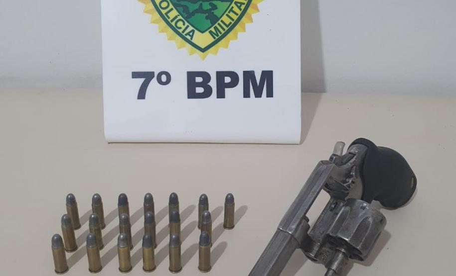 PM cumpre dois Mandados Judiciais, prende duas pessoas e apreende arma de fogo e drogas em Goioerê, no Noroeste do Paraná