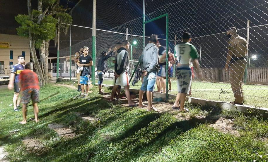 Cinco bares e uma quadra esportiva são abordados pela AIFU, na Região Metropolitana de Curitiba
