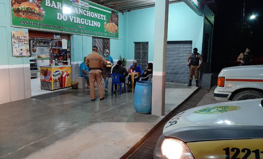 Cinco bares e uma quadra esportiva são abordados pela AIFU, na Região Metropolitana de Curitiba