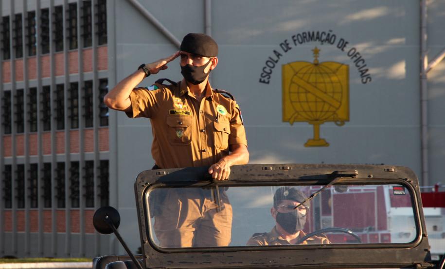 Profissionais de segurança pública são homenageados pelo ministro André Mendonça na APMG, em São José dos Pinhais