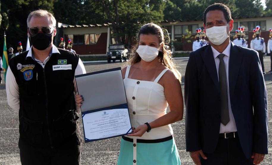Profissionais de segurança pública são homenageados pelo ministro André Mendonça na APMG, em São José dos Pinhais