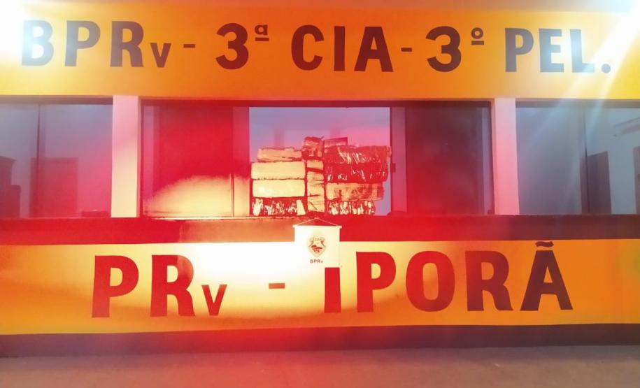 Em ações distintas, Batalhão Rodoviário apreende 275 quilos de drogas em Iporã, no Noroeste do Paraná