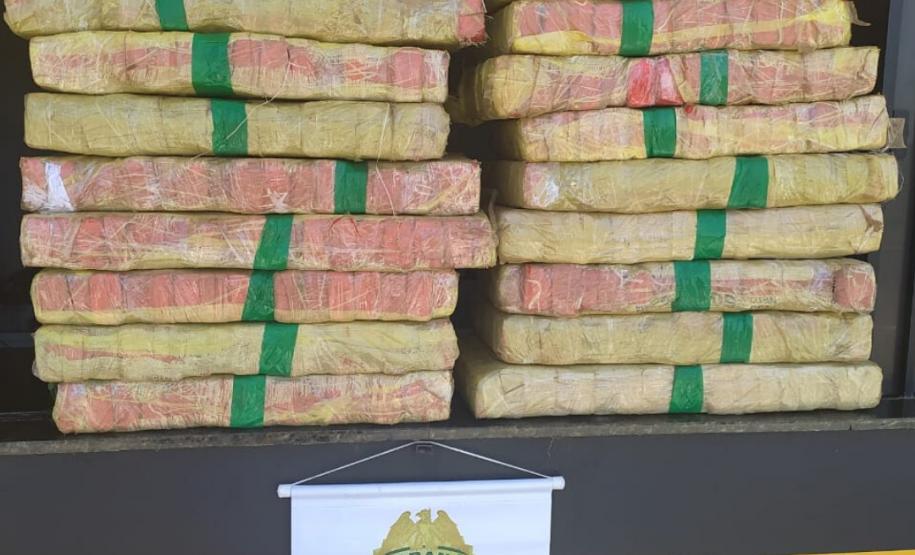 Em ações distintas, Batalhão Rodoviário apreende 275 quilos de drogas em Iporã, no Noroeste do Paraná