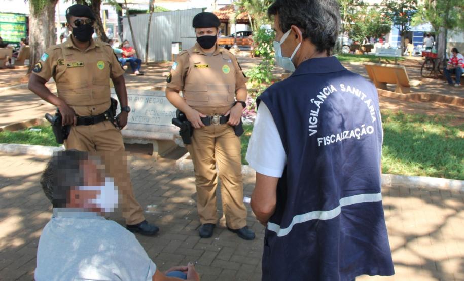 PM e Vigilância Sanitária deflagram ação conjunta contra a COVID-19 e fazem fiscalizações em Jacarezinho (PR)
