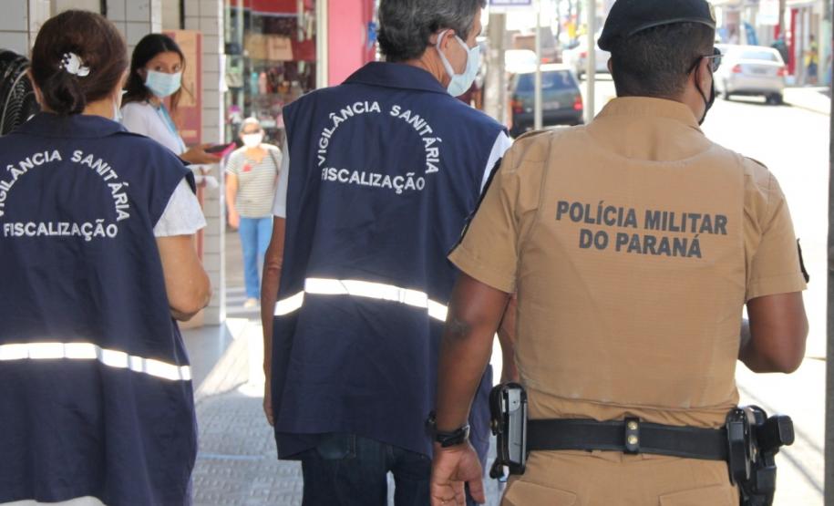 PM e Vigilância Sanitária deflagram ação conjunta contra a COVID-19 e fazem fiscalizações em Jacarezinho (PR)