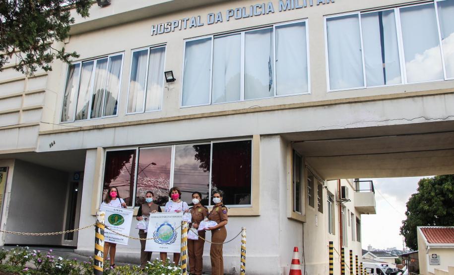 Embaixadoras da Paz Mundial entregam presentes para as profissionais da saúde do Hospital da PM em Curitiba