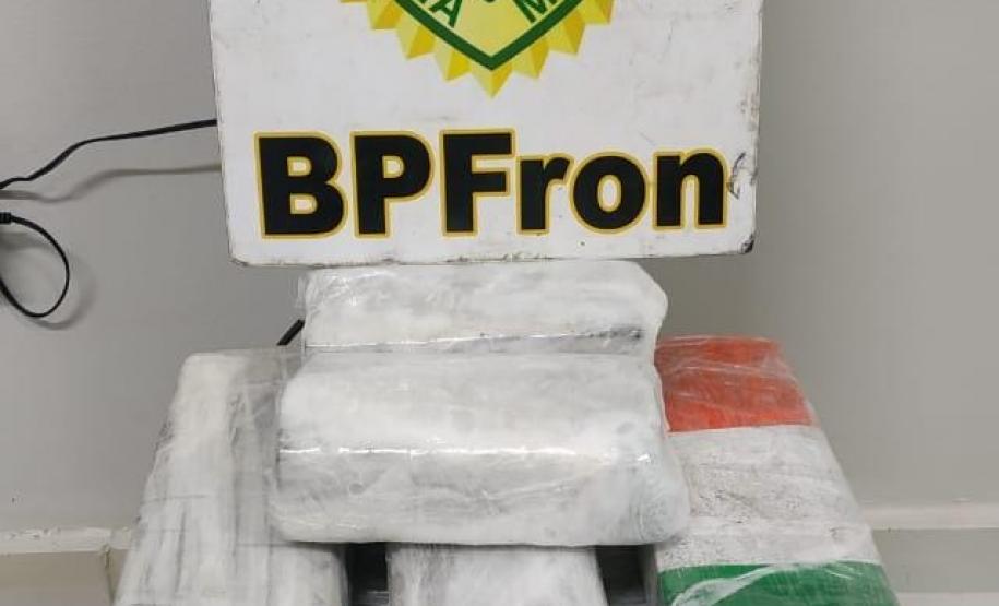 Durante Operação Hórus, duas mulheres são encaminhadas por transporte de drogas em um ônibus de viagem, em Realeza (PR)