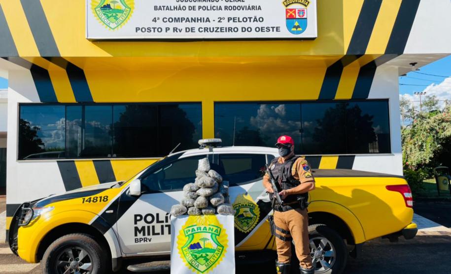 Em situações distintas, BPRv apreende mais de 10 quilos de skunk e um pé de maconha em situações distintas