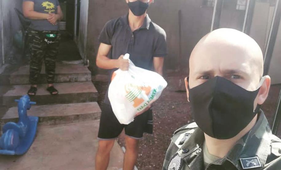 Polícia Ambiental e a sociedade civil organizada de Maringá (PR) doam 100 cestas básicas a famílias e entidades assistenciais