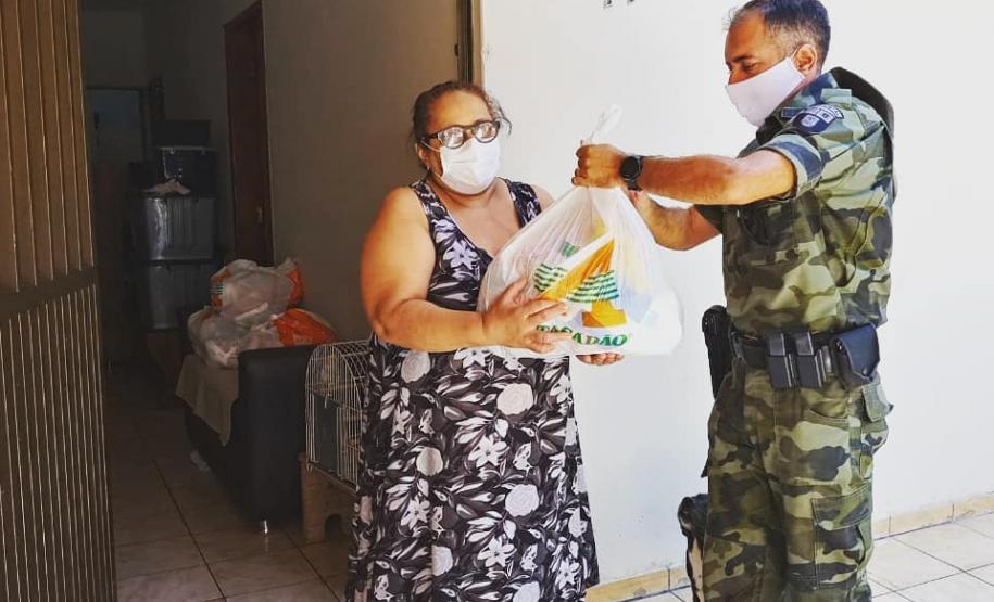 Polícia Ambiental e a sociedade civil organizada de Maringá (PR) doam 100 cestas básicas a famílias e entidades assistenciais