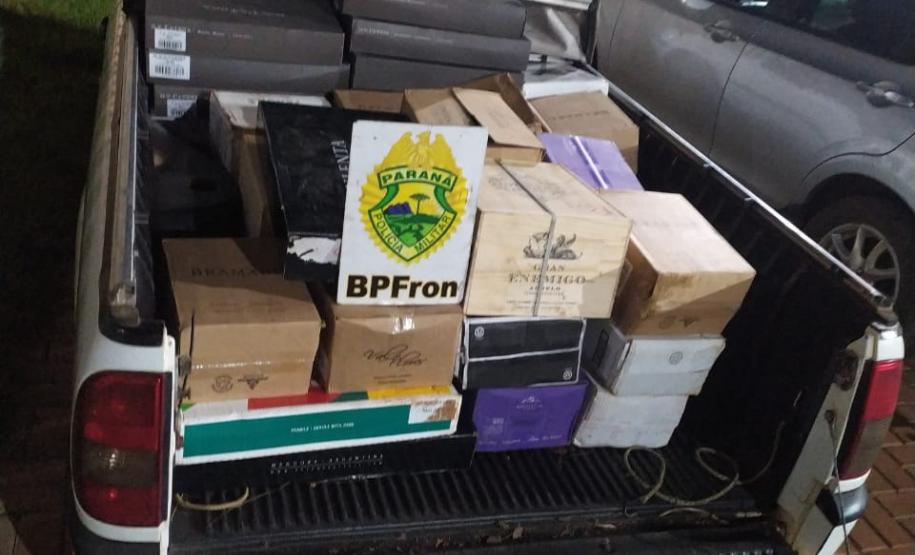 Em ações distintas da Operação Hórus, Batalhão de Fronteira apreende diversas garrafas de vinho e cigarros em situação ilegal, no Oeste e Sudoeste do estado