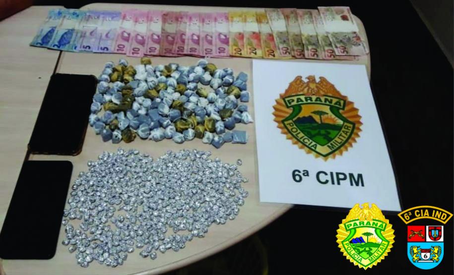 Quatro pessoas são encaminhadas pela PM e mais de 500 porções de crack e maconha são apreendidas em Jardim Alegre, no Norte do estado