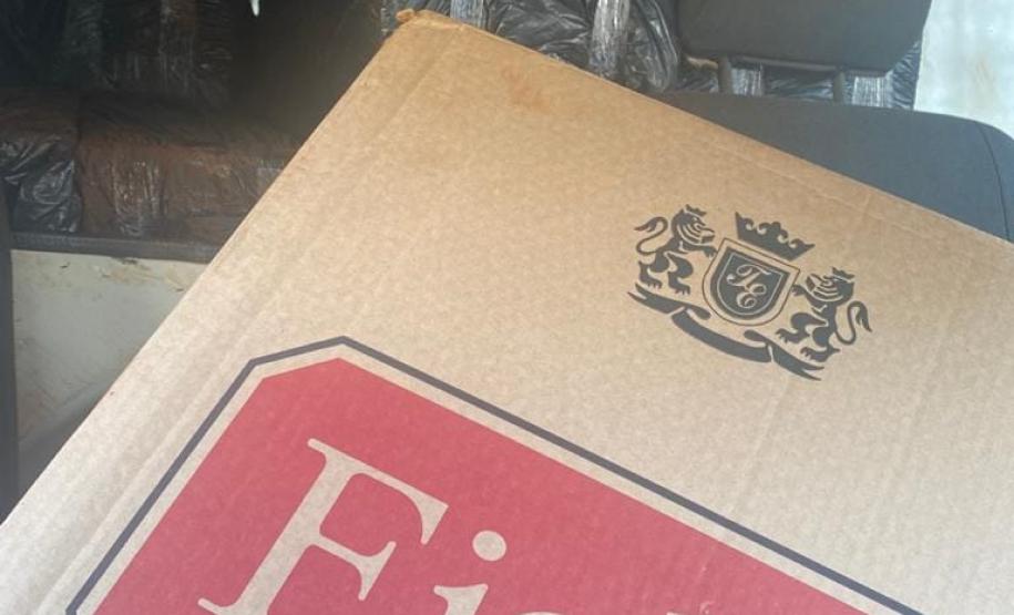 Operação Hórus: Policiais da fronteira e PF apreendem veículo carregado com cigarros contrabandeados, em Itaipulândia (PR)