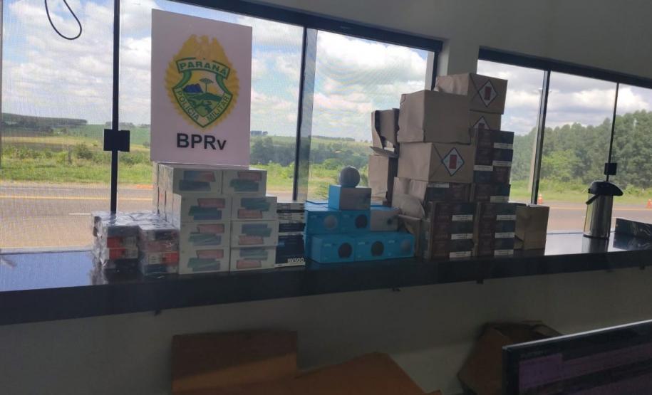 Celulares, caixas de som e cigarros contrabandeados são apreendidos pelo BPRv em Francisco Alves (PR)