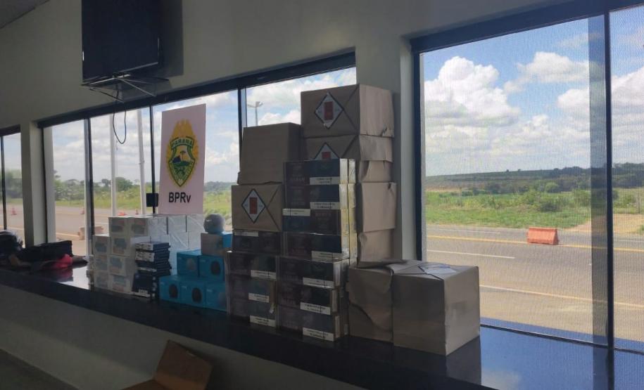 Celulares, caixas de som e cigarros contrabandeados são apreendidos pelo BPRv em Francisco Alves (PR)