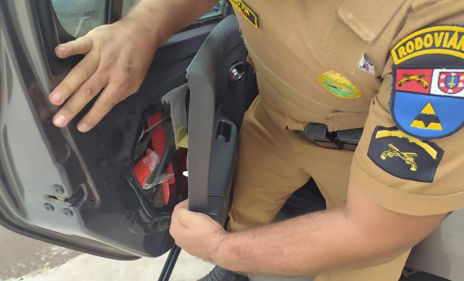 Mais de 60 quilos de maconha que iriam para Minas Gerais são apreendidos pela PM em Perobal, no Noroeste do Paraná