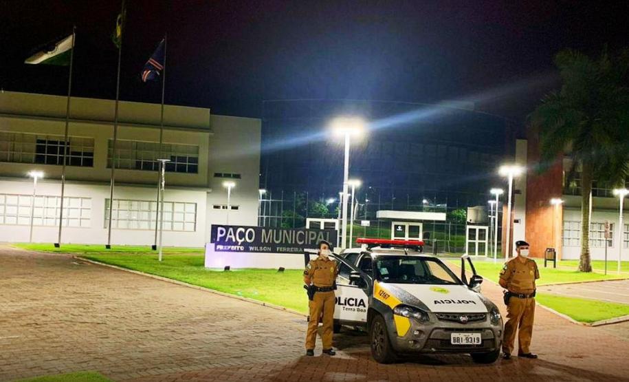 Policiais militares fazem fiscalização em apoio a prefeitura de Cianorte
