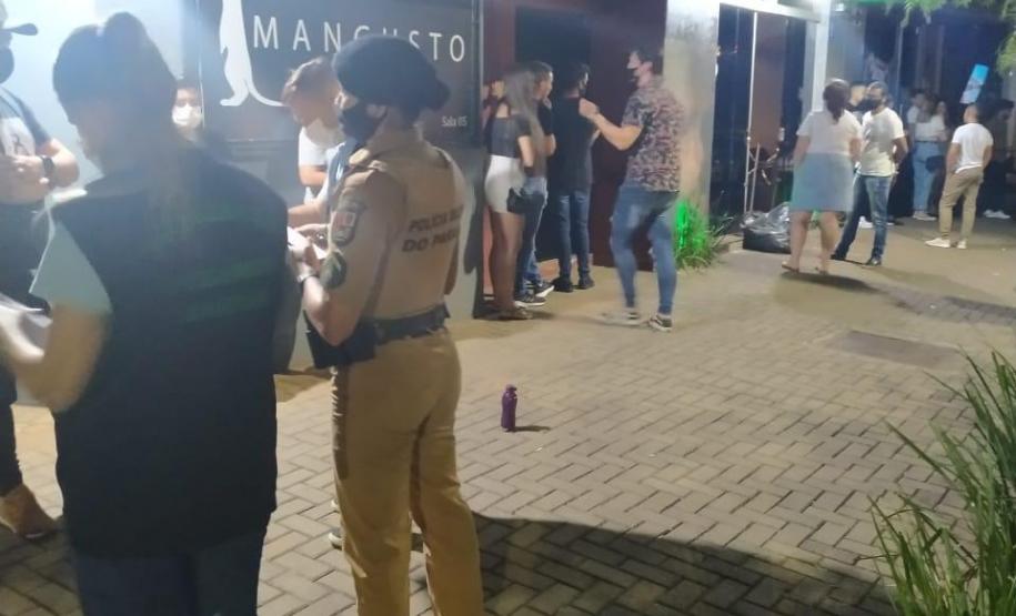 PM e agentes da prefeitura de Cianorte (PR) abordam 64 pessoas em estabelecimentos comerciais durante fiscalização das medidas sanitárias