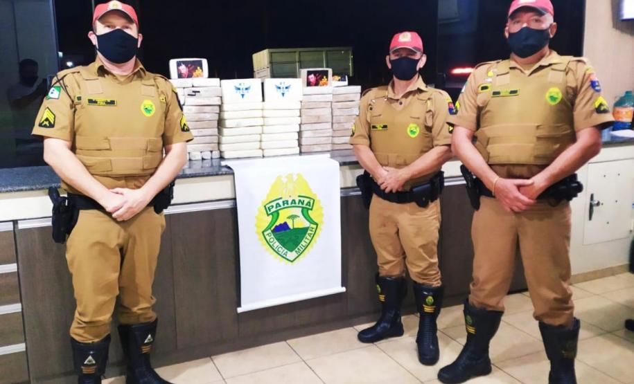 Família é encaminhada pela PM com quase 60 quilos de cocaína e crack em Cianorte (PR)