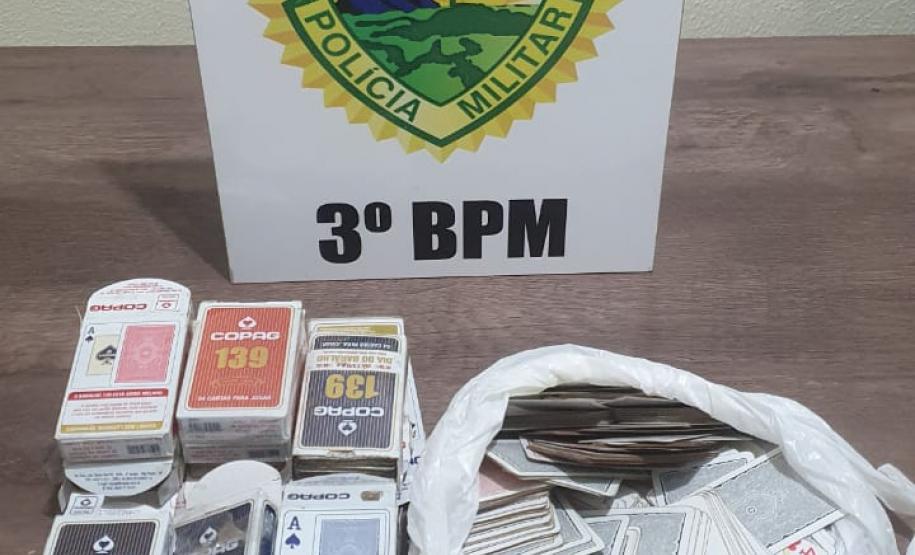 Fiscalização da PM do cumprimento das medidas de prevenção à Covid-19 resulta em quatro encaminhados e duas armas apreendidas no Sudoeste do PR