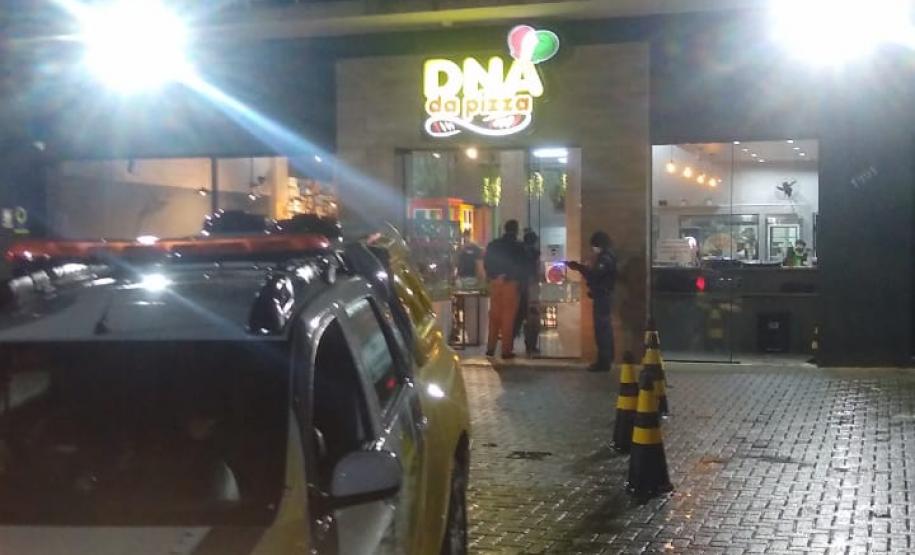 AIFU fiscaliza 22 estabelecimentos comerciais e aborda 50 pessoas em Fazenda Rio Grande, na RMC