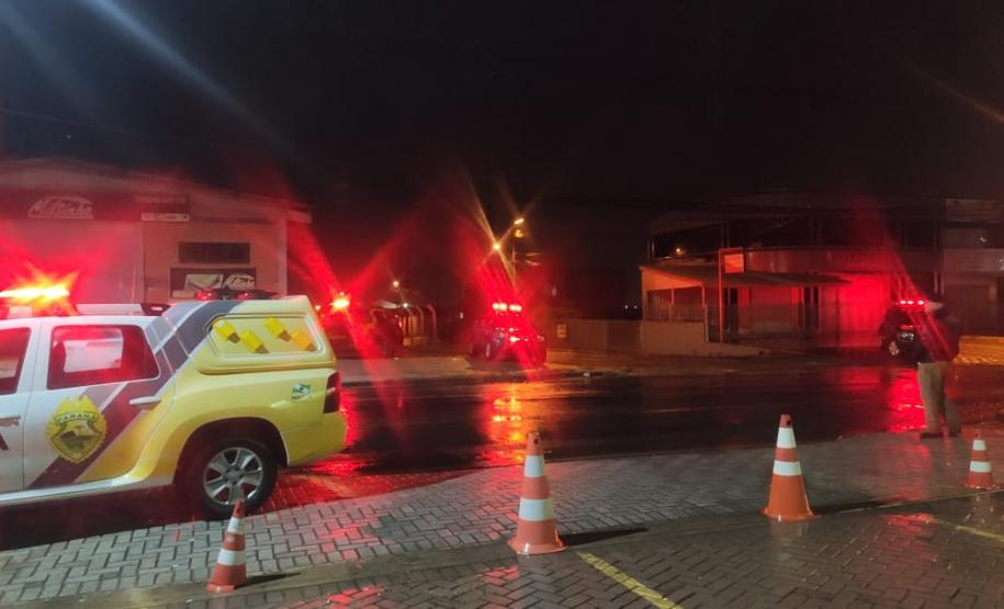 AIFU fiscaliza 22 estabelecimentos comerciais e aborda 50 pessoas em Fazenda Rio Grande, na RMC