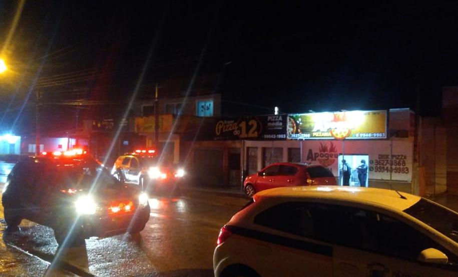 AIFU fiscaliza 22 estabelecimentos comerciais e aborda 50 pessoas em Fazenda Rio Grande, na RMC