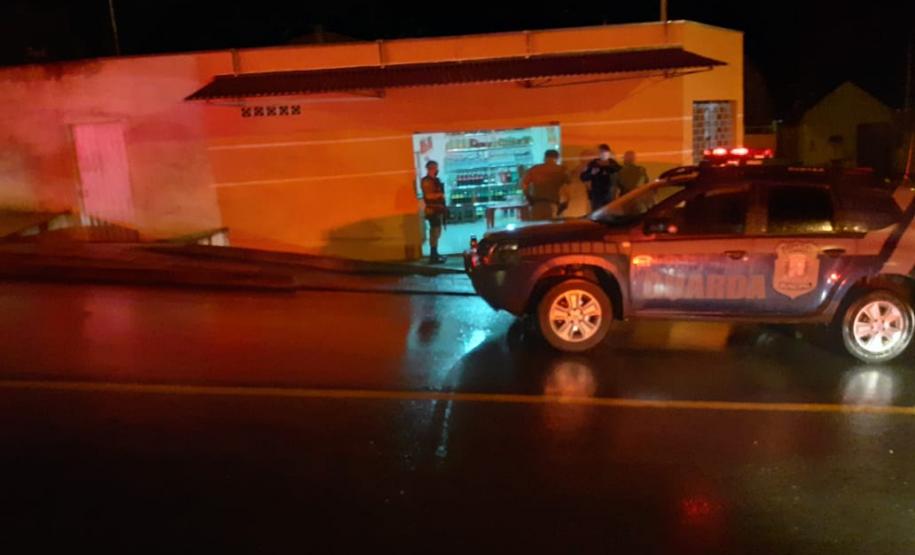 AIFU fiscaliza 22 estabelecimentos comerciais e aborda 50 pessoas em Fazenda Rio Grande, na RMC