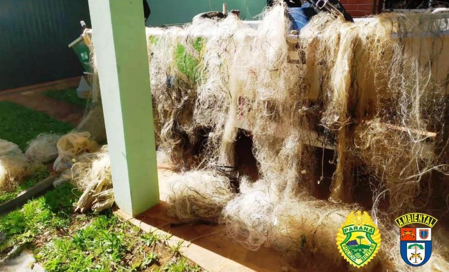 No Noroeste do estado, PM apreende quase 30 metros de rede e quase 500 quilos de peixes durante fiscalização da Piracema