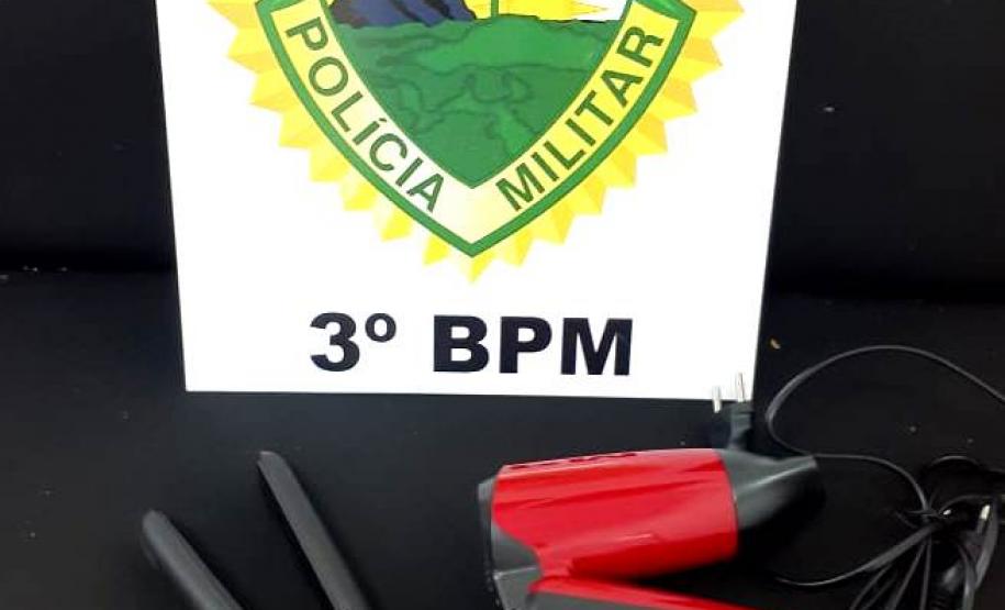 No Sudoeste do estado, PM encaminha três pessoas e apreende objetos furtados e drogas