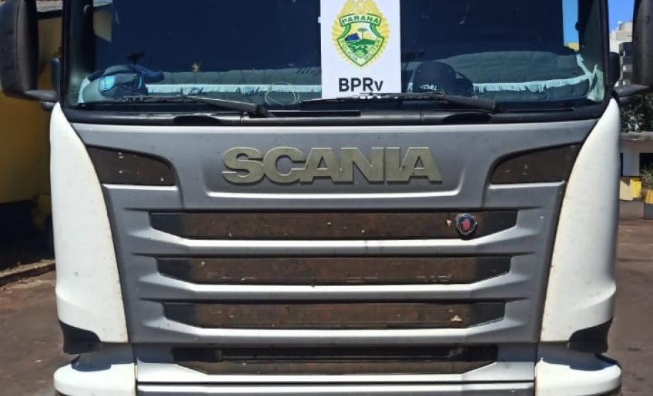Caminhão roubado é recuperado pelo BPRv após denúncia em Cascavel (PR)