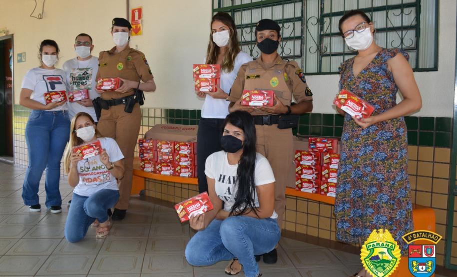 Cerca de 450 caixas de chocolates são arrecadados pela PM em Maringá e Sarandi para ação de Páscoa