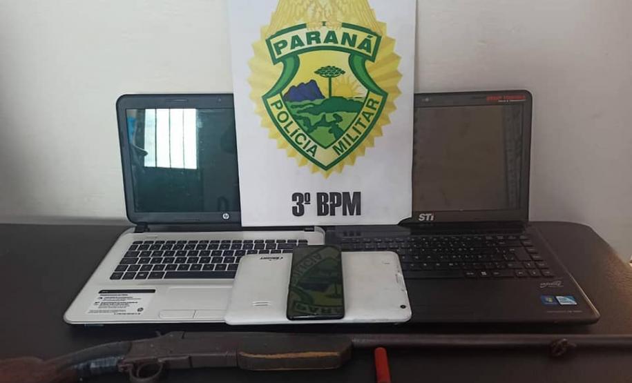 No Sudoeste do estado, PM encaminha cinco pessoas e apreende duas armas de fogo, 130 gramas de maconha e 80 pedras de crack