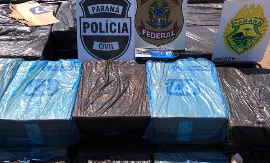 Caminhão carregado com 300 mil carteiras de cigarros contrabandeados é apreendido em Guaíra durante a Operação Hórus