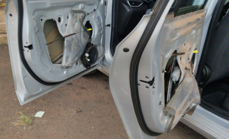 Policiais rodoviários apreendem veículo carregado com eletrônicos contrabandeados em Rolândia, no Norte do estado