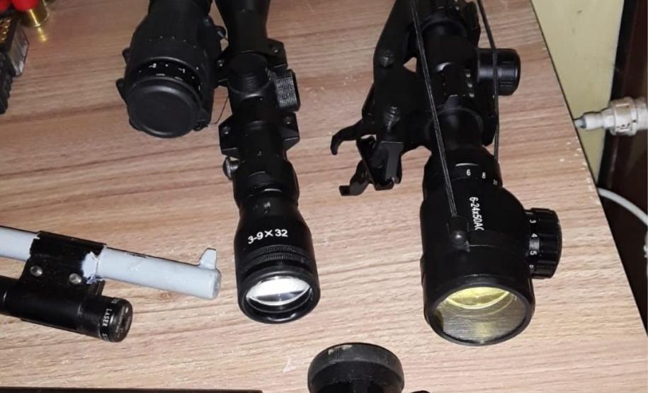 Denúncia ao 181 auxilia policiais militares a apreenderem quatro armas de fogo em Assaí (PR)