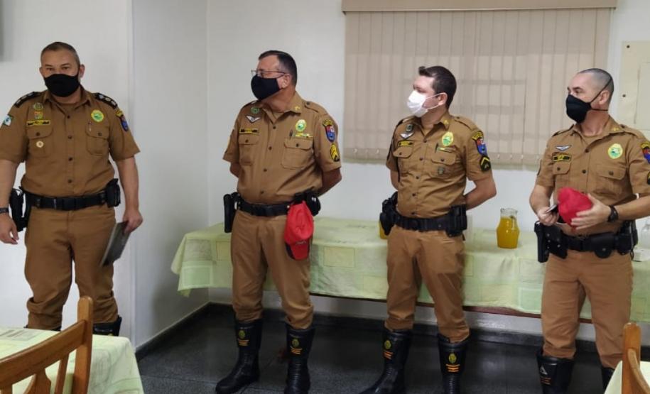 Comandante do BPRv homenageia policiais da unidade durante almoço em Curitiba