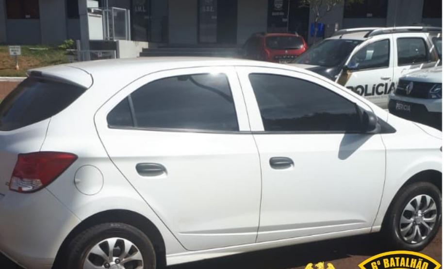 Em Cascavel (PR), PM prende quatro homens e apreende duas espingardas, droga e recupera um carro