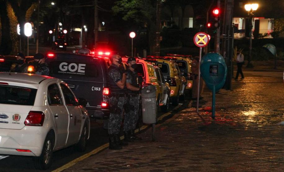 AIFU fecha 15 pontos comerciais irregulares e flagra mais de 600 pessoas em aglomeração na Capital durante o final de semana