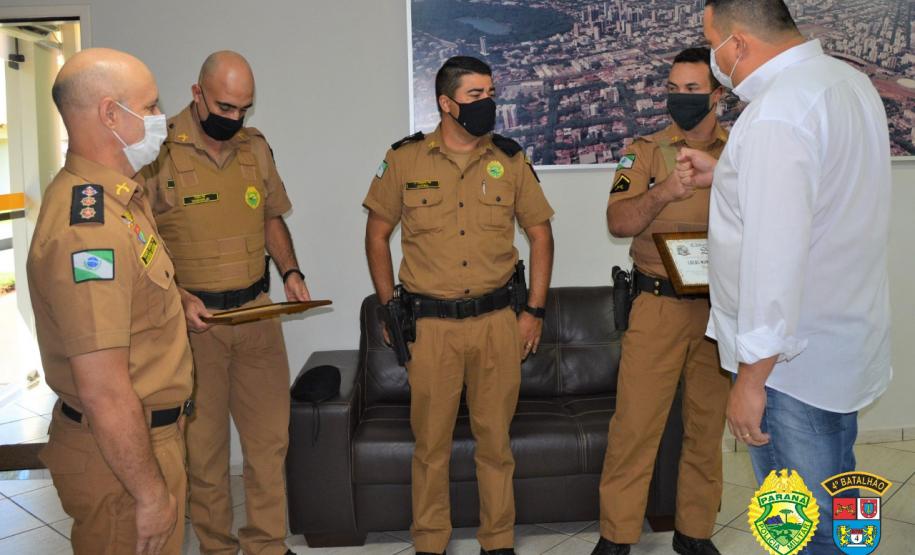 Dupla de policiais militares de Sarandi (PR) recebem Moção de Louvor e Reconhecimento da Câmara Municipal, após ato honroso